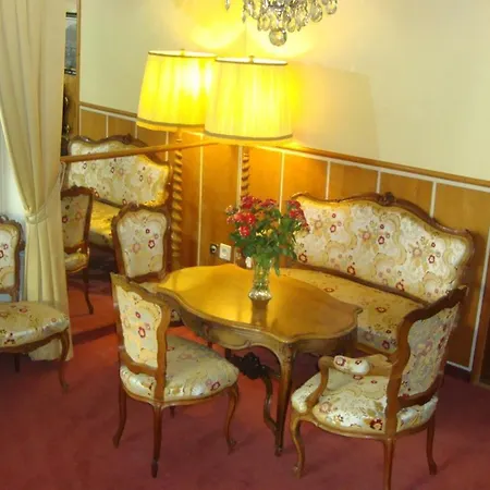 De La Paix Hotel 3*