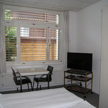De La Paix 3*