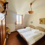 De La Paix 3*